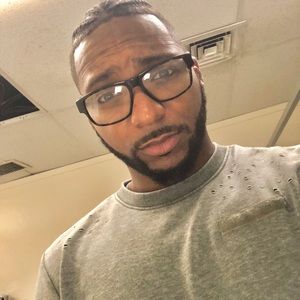 Meet your Posher, Devin